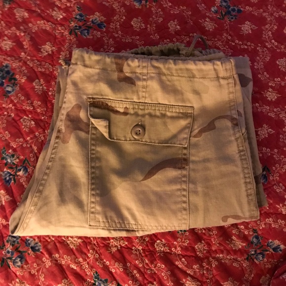 Urban Outfitters camo pants - Picture 4 of 8